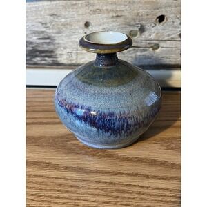 BEAUTIFULLY Glazed STUDIO ART POTTERY Bud VASE  SIGNED 4" Purple And Pink Glaze